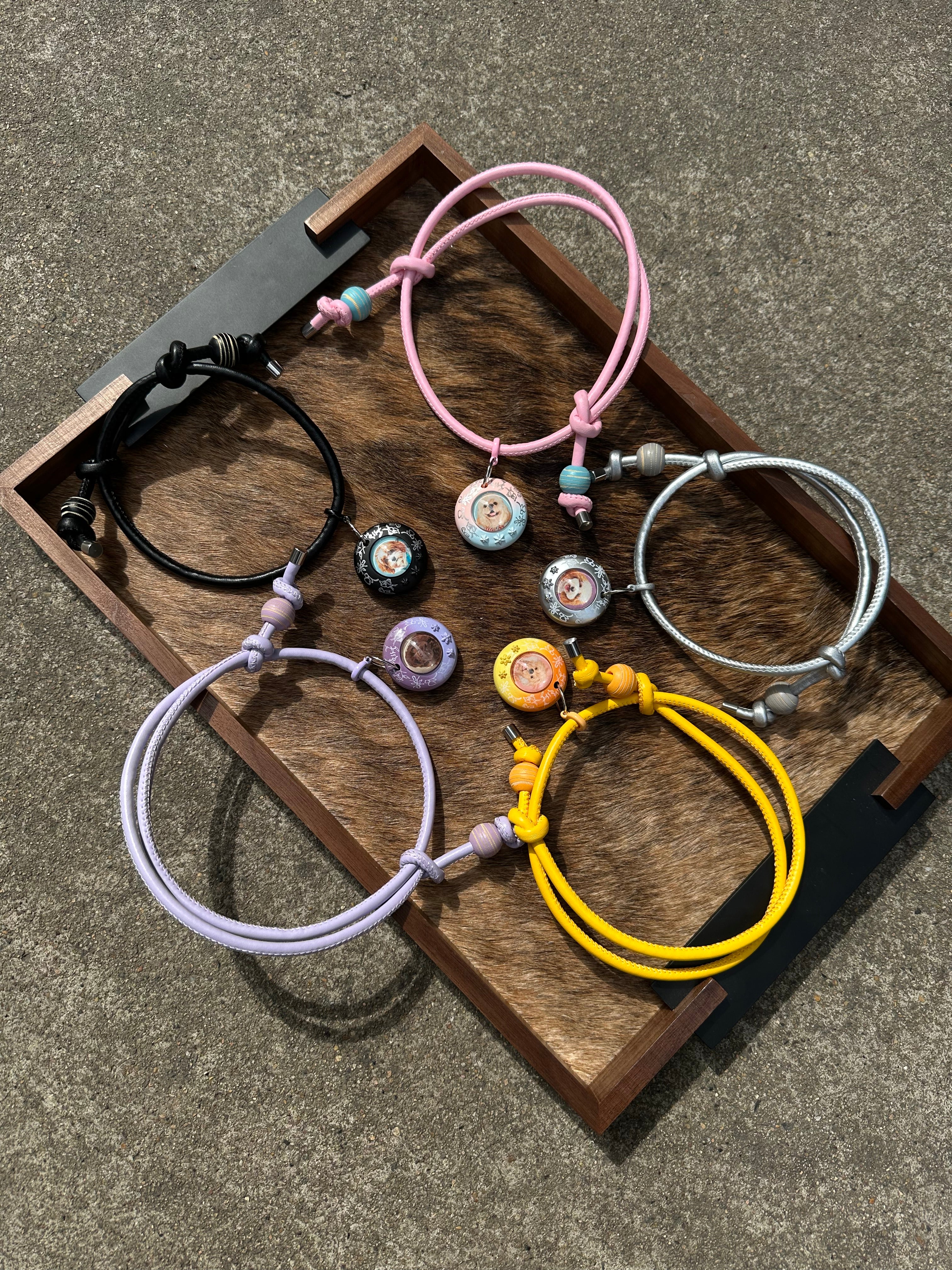 Custom Hand-drawn Pet Tracker（With strap）